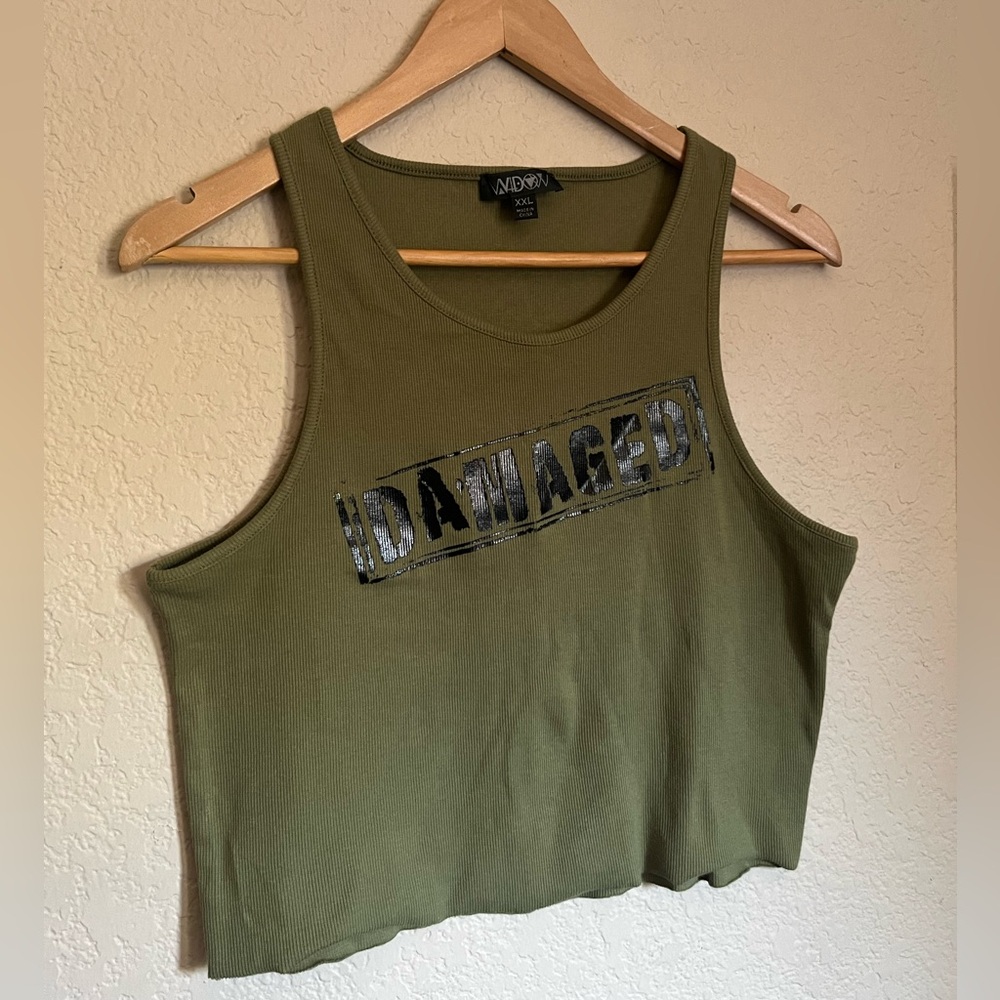 Plus size Army green crop top, baby tee with print “DAMAGED” size xxl